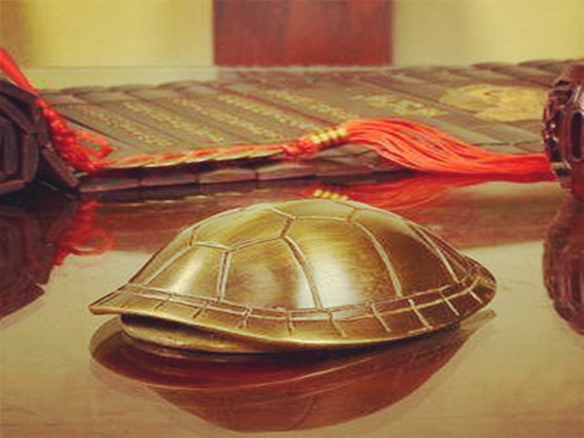 六爻断官司方法