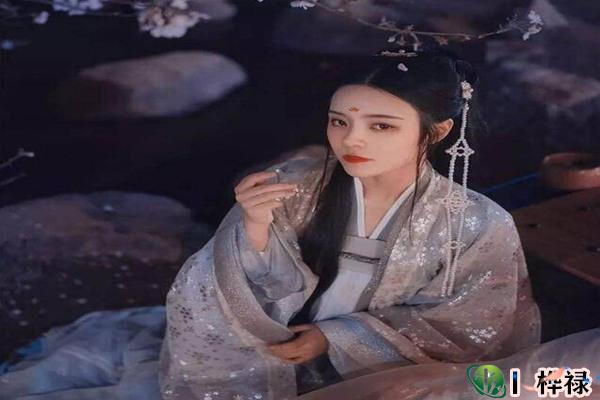 六爻卦象看容貌