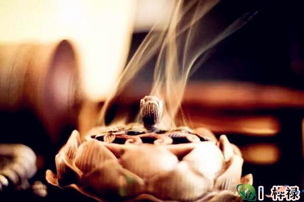 六爻命宫看贫贱富贵