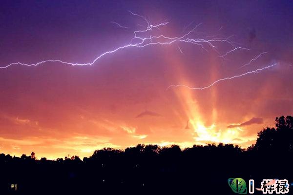 出生时什么征兆富贵，出生天气看孩子命运