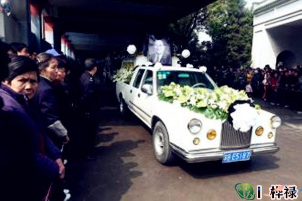 出门见灵车好吗