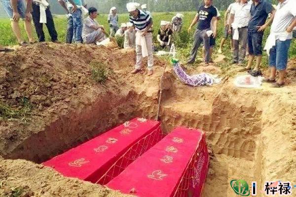 下葬时下雨好吗,下葬时不好的预兆