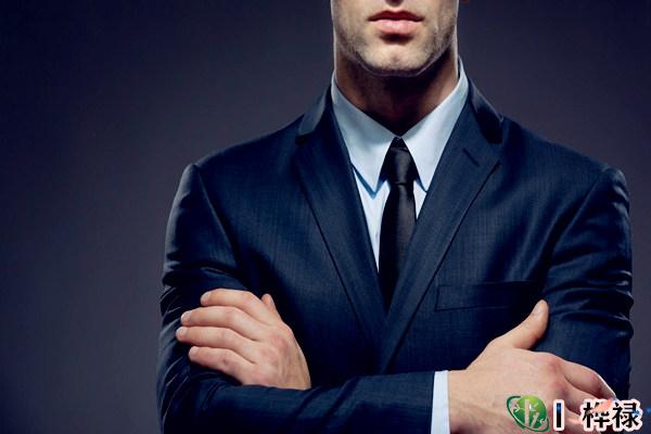 官印相生的男八字