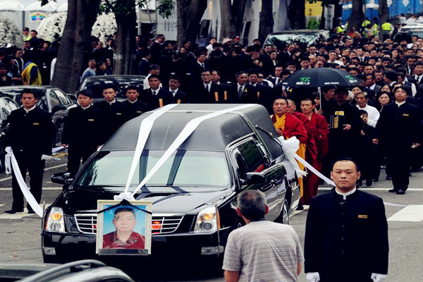 出门碰见发丧好吗