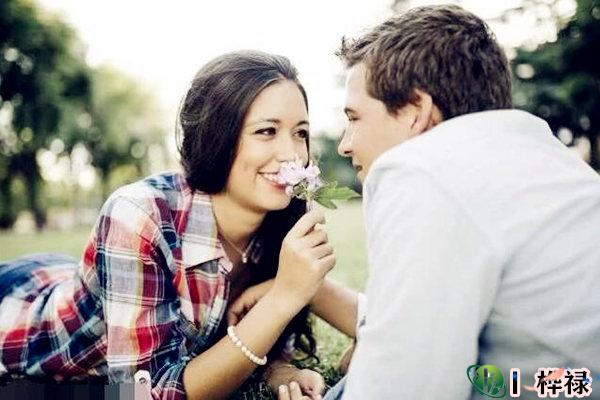 对感情不专一的男人长什么样