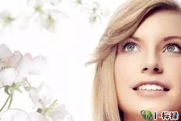 命带驿马的女人