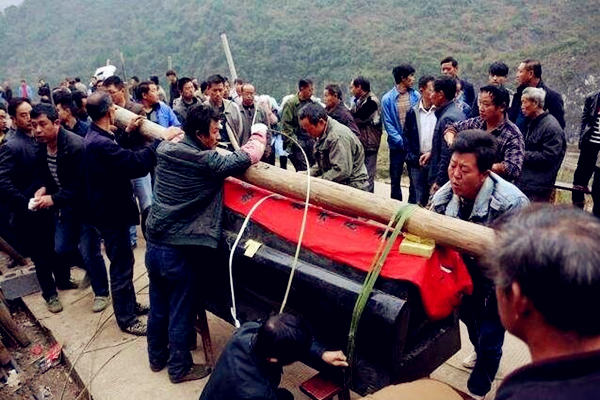 棺木的选择风水禁忌，​下葬棺木朝向风水禁忌