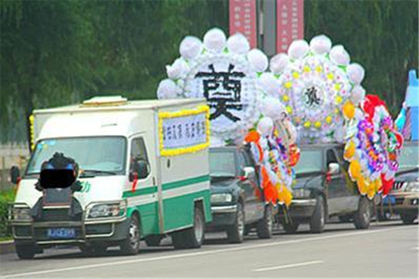 出门遇到出殡是吉是凶