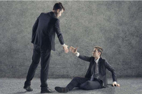 夫妻五行相克怎么化解(五行相克的人能结婚吗)