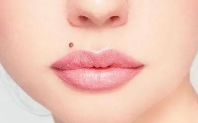 女人在哪里长的痣是桃花痣