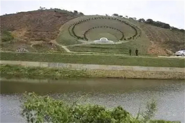 阴宅风水消砂纳水的含义