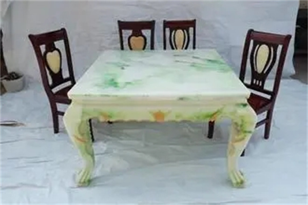 ​餐厅餐桌的选择风水