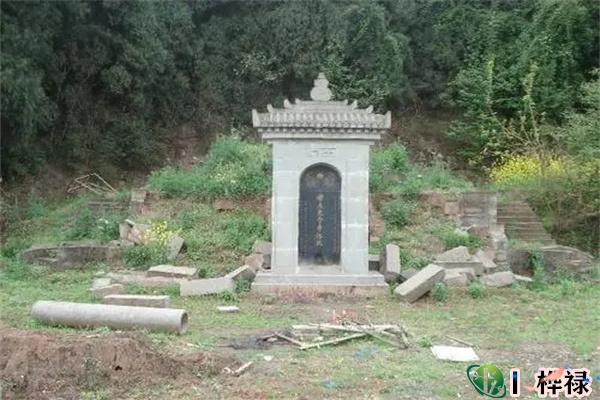 看墓地风水的吉凶