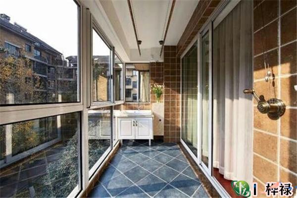 ​客厅阳台封闭风水好吗