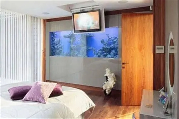鱼缸放卧室哪个位置好