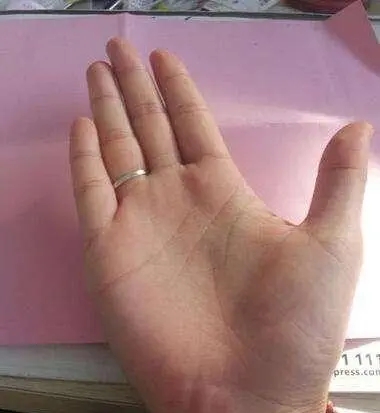 女子掌纹川字代表什么