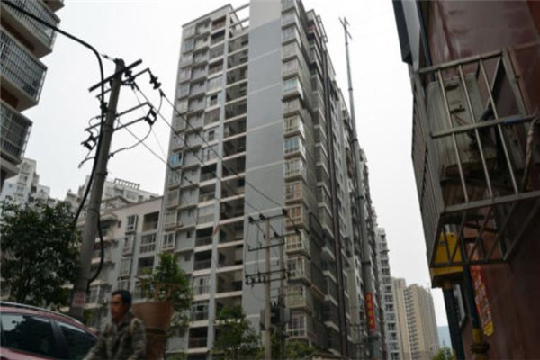 住宅附近有电线杆的影响及化解