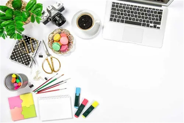 女生办公桌摆放什么利于工作运势