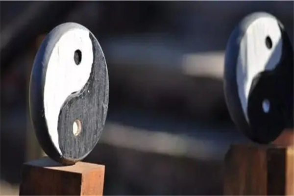 旺财但损人丁的八字如何化解