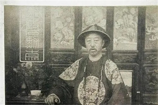 六爻六亲断是否有官运