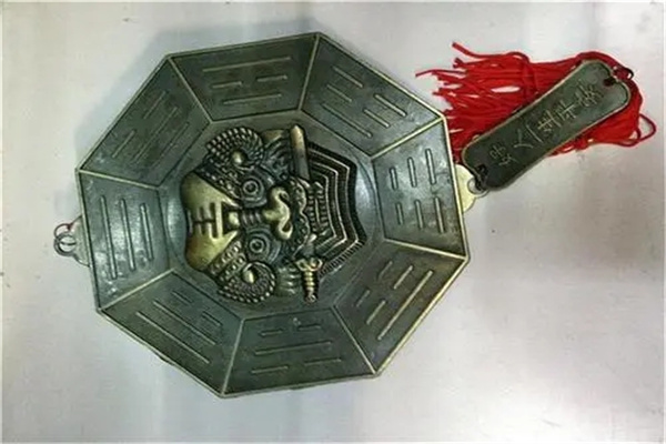 ​虎头八卦镜风水寓意