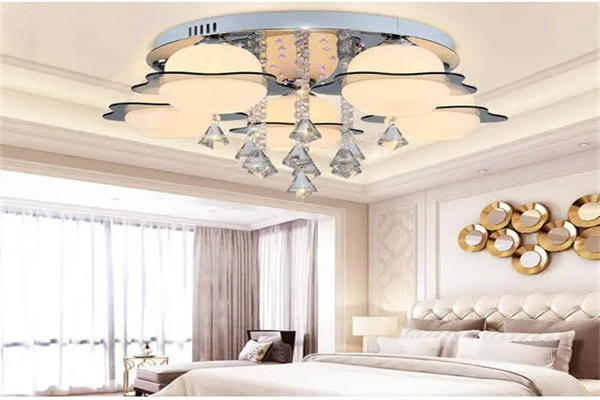 八字如何看桃花运（八字如何看桃花运桃花流年）