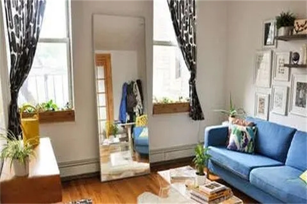 ​镜子对着门怎么化解