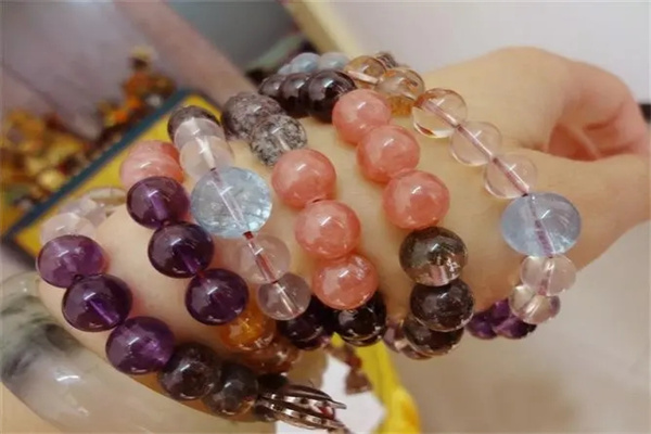 女孩戴水晶的风水禁忌，佩戴粉色水晶一定要注意