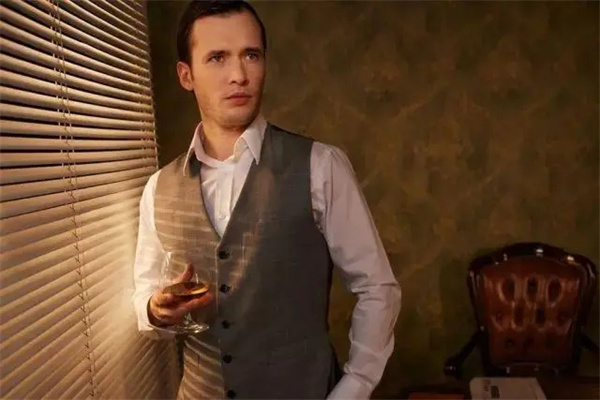 性格豪爽的男人八字