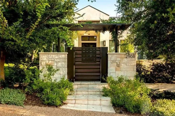 门口种树风水禁忌