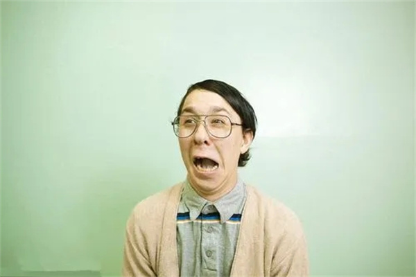 什么八字的人​嘴欠