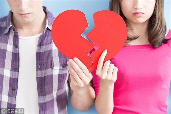 婚姻注定坎坷的女命八字（婚姻注定坎坷的女命八字是什么）