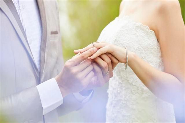 ​从八字看婚姻幸福程度