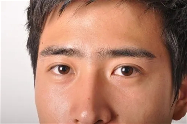 男人的眉毛又短又浅好吗（男人的眉毛又短又浅好吗图片）