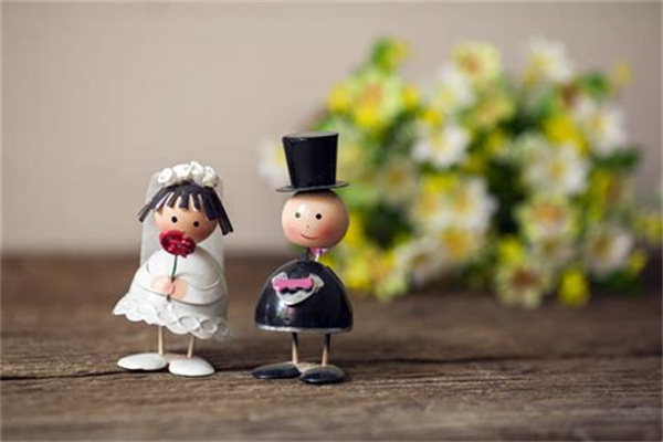 八字看命中注定的配偶特征（八字看命中注定的配偶特征是什么）