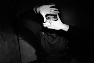 八字看有自虐倾向的人（自残的八字）