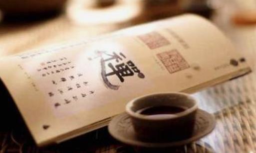 曲直格的八字取法