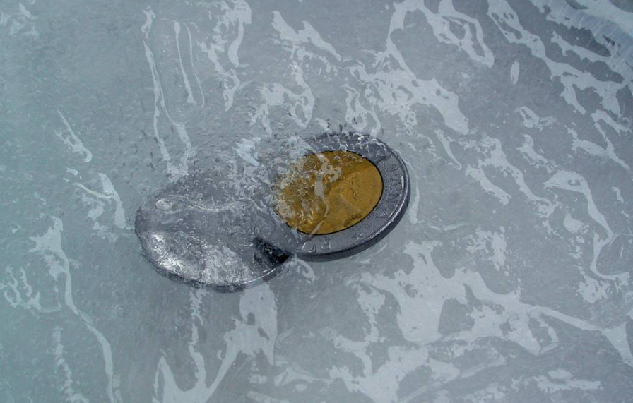 八字中水多金沉是什么意思