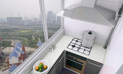 厨房正对阳台如何解决