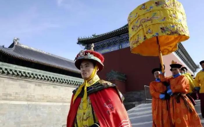 命带华盖的人怎么样呢