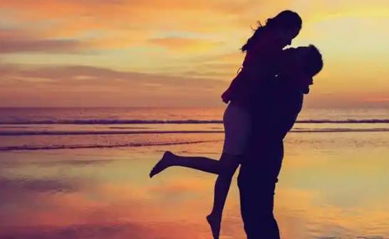 对爱情比较痴心的八字特征