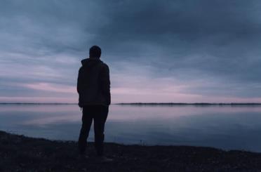 事业上无贵人相助的八字特征