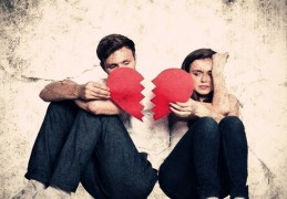 八字性格柔弱的女人