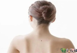 女人背上长痣好吗