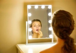 镜子放在哪个方位吉利（镜子放在哪里最旺财）