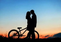 易被婚外情破坏婚姻的八字特征 