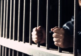 注定坐牢的八字特点