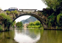 家居书房坐椅的朝向风水利弊（家居书房坐椅的朝向风水利弊有哪些）