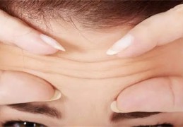 女人前额有太多的皱纹好不好（女人前额有太多的皱纹好不好呢）