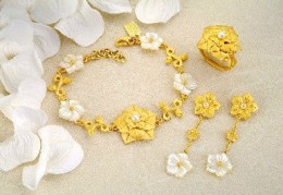 女命带三金好不好